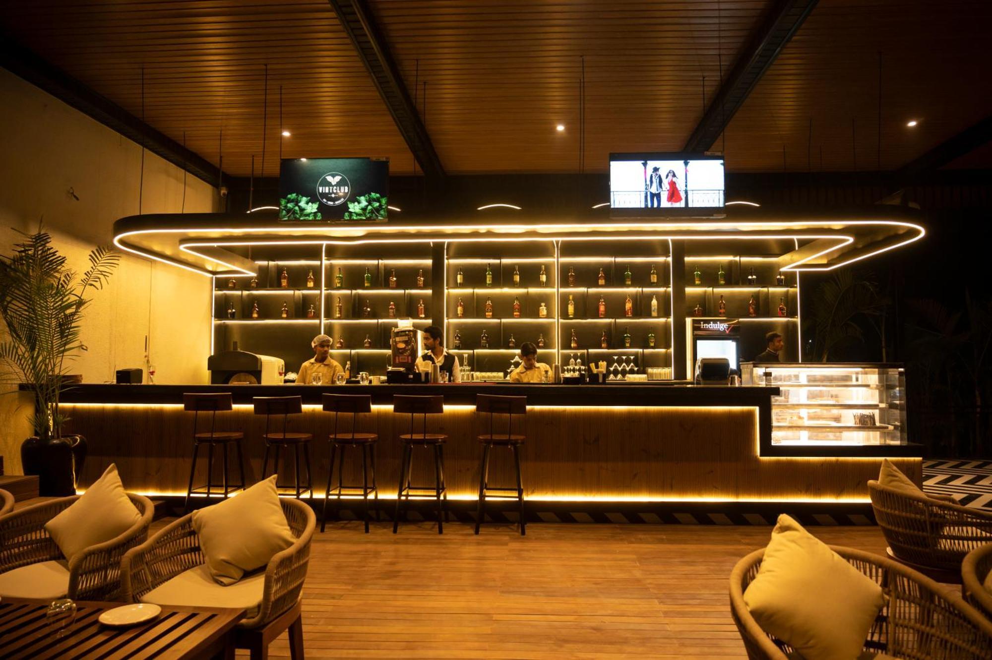 Vintclub Resort Лакхнау Экстерьер фото