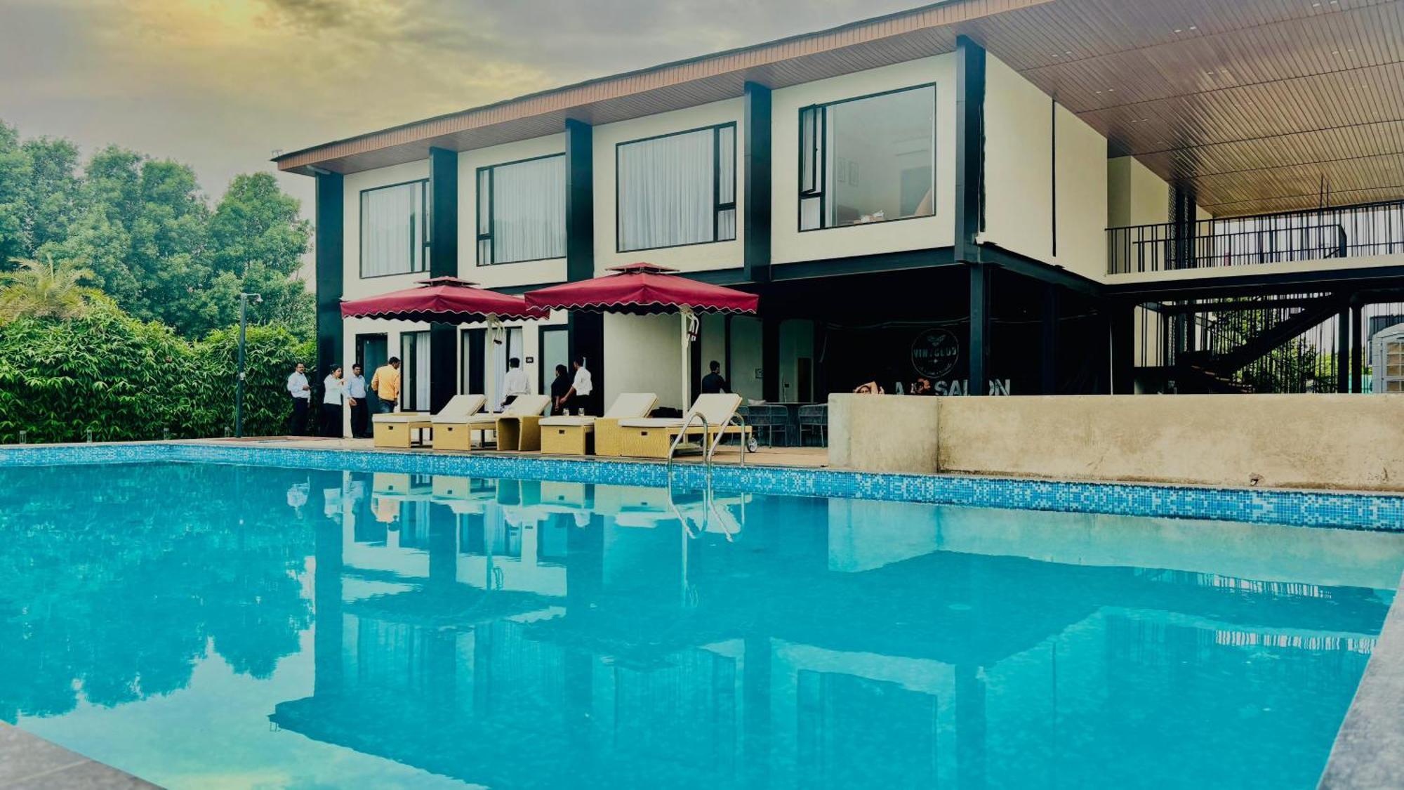 Vintclub Resort Лакхнау Экстерьер фото